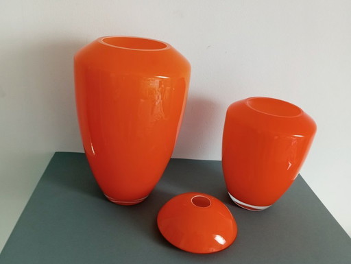 Walther Gropius Bauhaus 'TAC02' orange/white vase Collection 1969