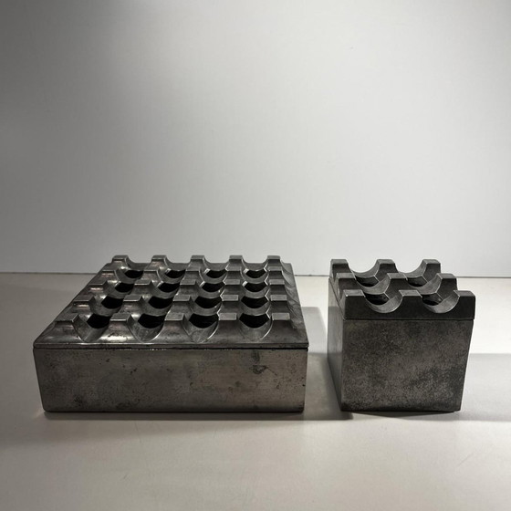 Brutalist Ashtrays in Cast Aluminum by Ljungberg & Backstrum, 1970, Set of 2 – Decorative Objects (photo 10 of 16)