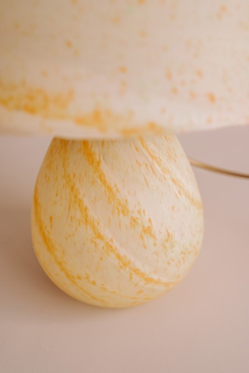 Franse Art Deco tafellamp - geel pate de verre glas 