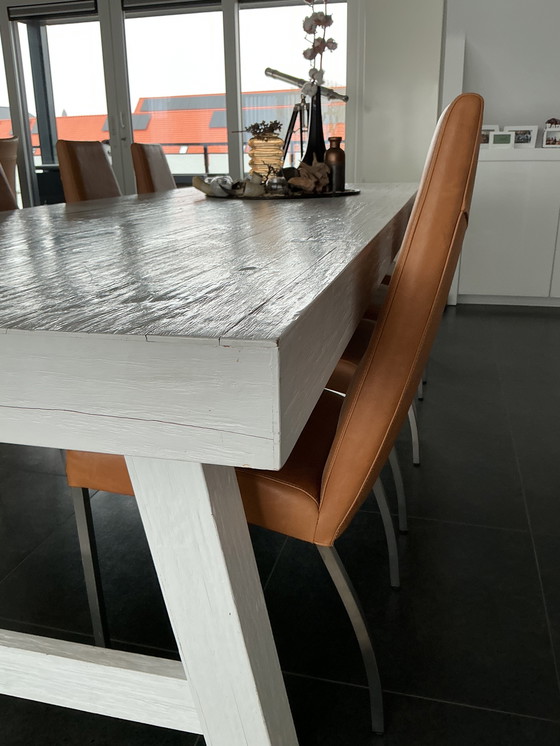 Image 1 of Sala da pranzo completa con 8 sedie in pelle, 3 sgabelli da bar e tavolino da caffè