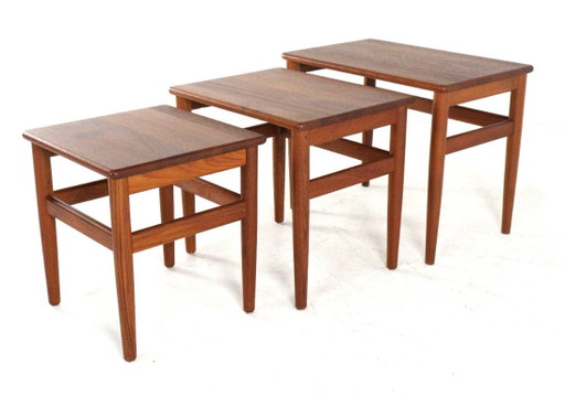 Set of 3 Danish Nesting Tables Side Tables Solid Teak Vintage Restored – bijzettafels, Wood (photo 2 of 19)