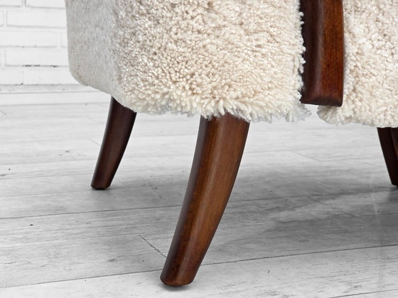 Image 1 of Jaren 60, Deens ontwerp van A. Christensen voor Slagelse Møbelværk, schapenvacht.