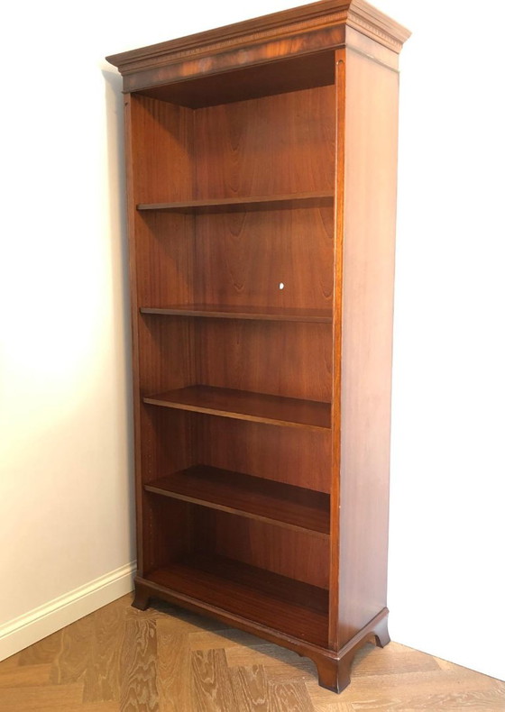 Libreria vintage in legno splendidamente dettagliata – Librerie, Wood (photo 3 of 5)