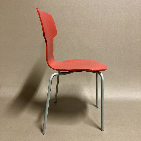 Image 1 of Chair Model 3123 Child Arne Jacobsen