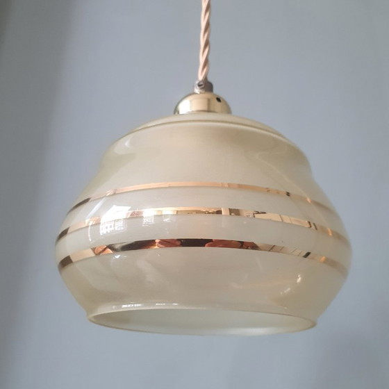 Image 1 of Set di lampade a sospensione vintage francesi in vetro con decorazioni dorate