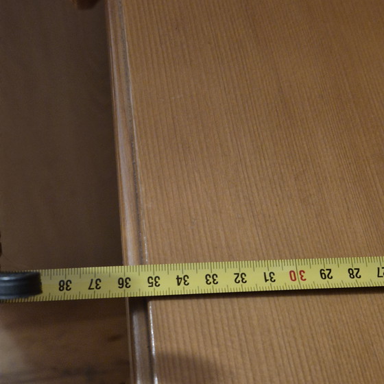 Image 1 of Armario de niña de pino, 120 x 36 x 90 cm, en buen estado, con bisagras y cerraduras originales.