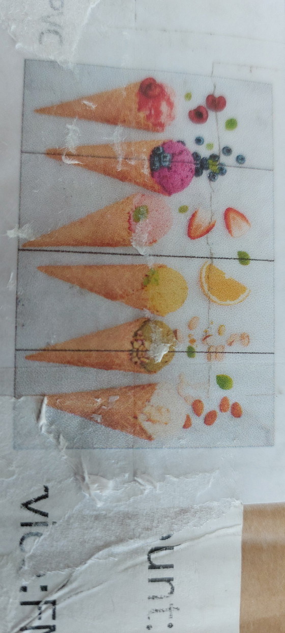 Image 1 of Moderni coni gelato colorati su PVC autoadesivo per la decorazione delle pareti.