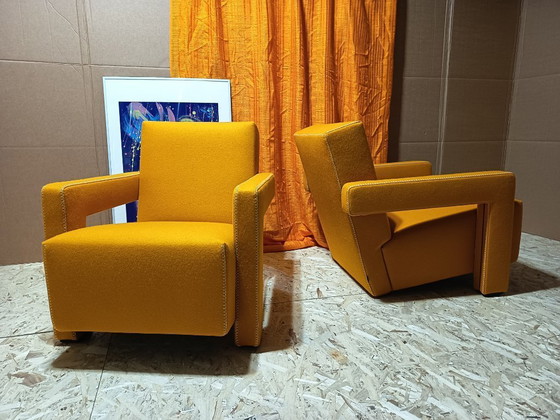 Image 1 of CASSINA Paire de fauteuils Utrecht 637 NEUF 2026 en laine KVARD Moutarde par Gerrit Rietveld