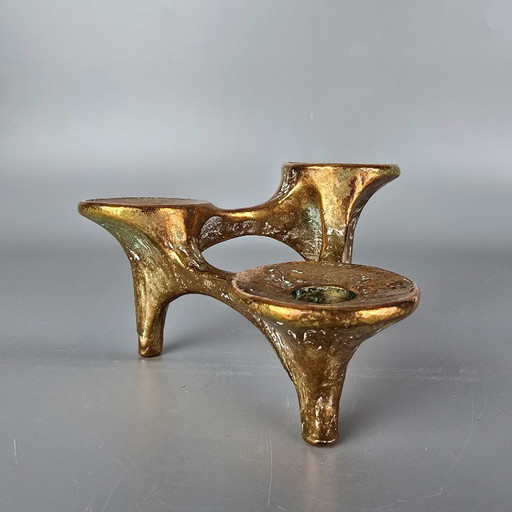 Bronzen vintage kandelaar voor 3 kaarsen. Ontwerp van Michael Harjes. Jaren '60 '70. Brutalistisch ontwerp.