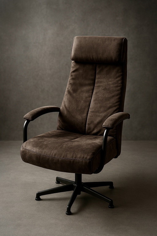 Prominente verstelbare draaifauteuil donkerbruin suède-look