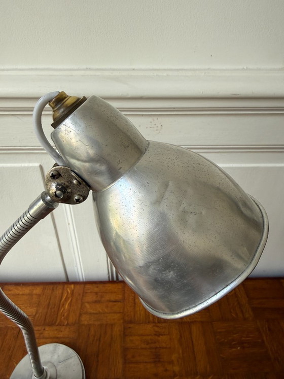 Image 1 of Vintage industriële bureaulamp uit de jaren 50 van aluminium met verstelbare arm.