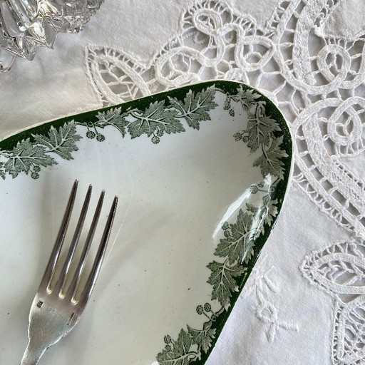 Small earthenware serving dish from Saint Amand et Hamage, green plane tree pattern