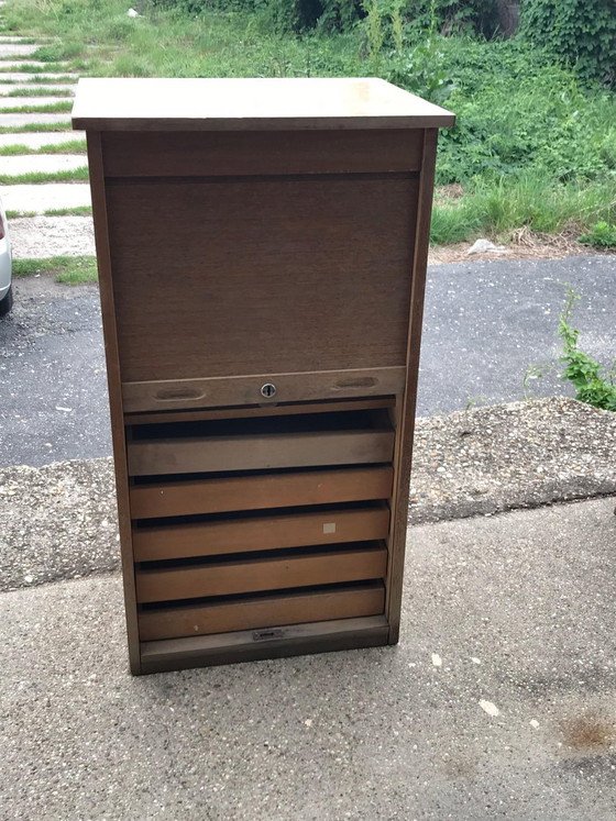 Industrieller Rollladenschrank, 1950er Jahre – Aktenschränke, Industrieel (photo 2 of 14)