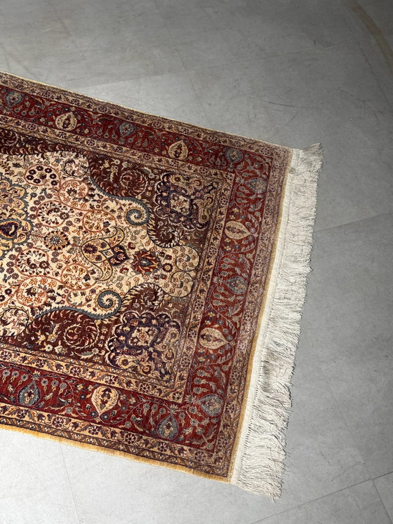 Silk Rug with Floral Medallion, 155 × 93 cm, Rugs & carpets (photo 5 of 6)
