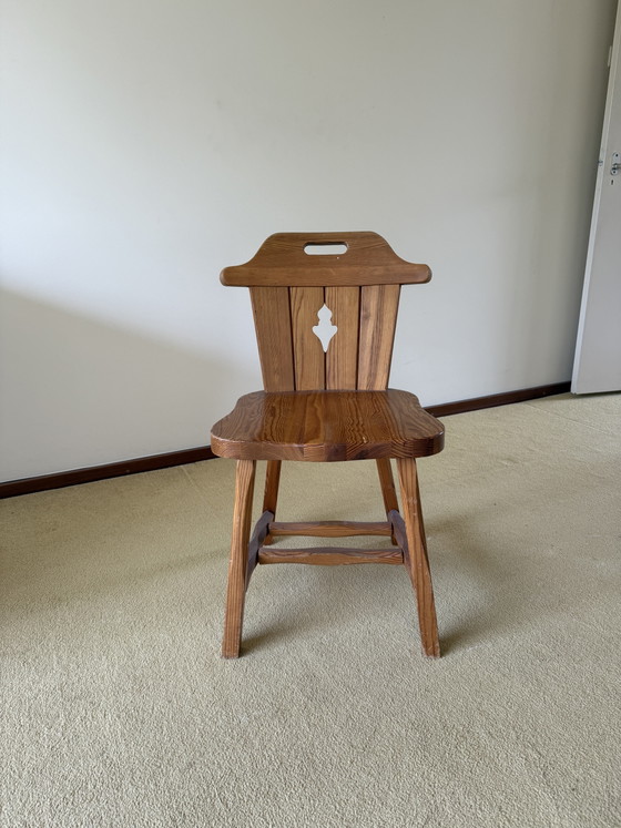 Image 1 of Chaise de salle à manger tyrolienne vintage alpine sculptée en chêne