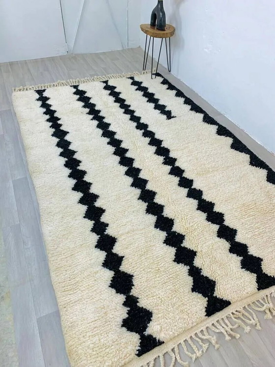 Handgefertigter marokkanischer Teppich aus Wolle 250cm x 150cm – Teppiche & Läufer, Wool, Modern (photo 4 of 9)