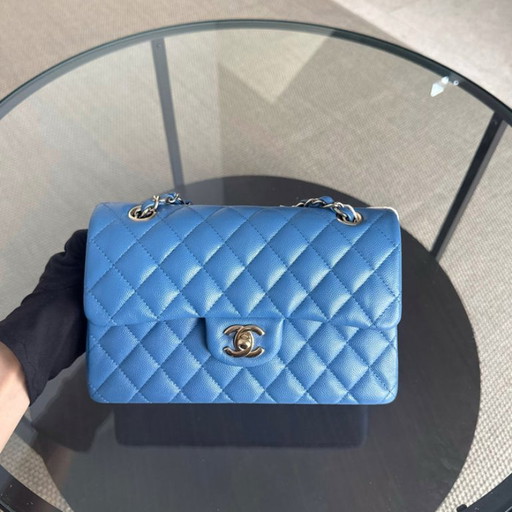 Borsa Chanel Classic Flap Small - Caviar 23CM trapuntata blu oceano con finiture dorate Serie 30