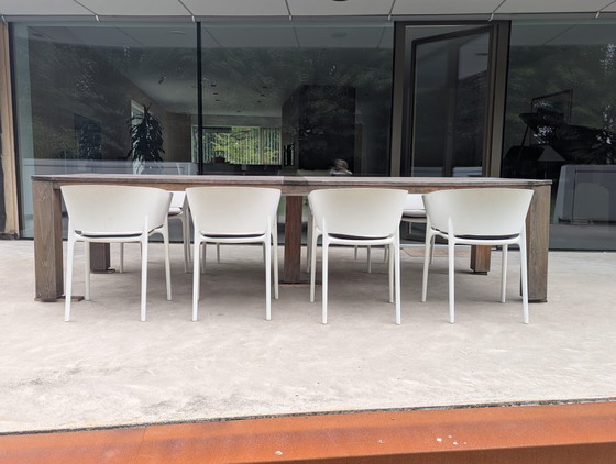 Sedia da giardino Vondom Africa, bianca con cuscino di seduta sfoderabile color sabbia. – Sedie da giardino (photo 3 of 11)