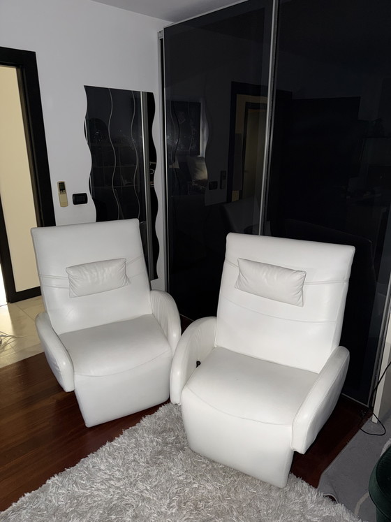 Image 1 of White leather vintage fauteuils