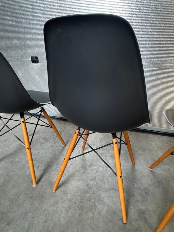 Image 1 of 4x Vitra DSW Stuhl schwarz