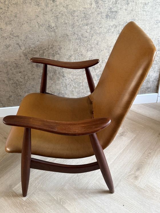 Image 1 of vintage fauteuil is een klassiek ontwerp van Louis van Teeffelen voor Wébé