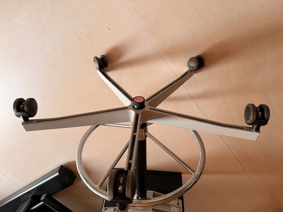 Image 1 of Vitra. 04 Counter chair Maarten van Severen