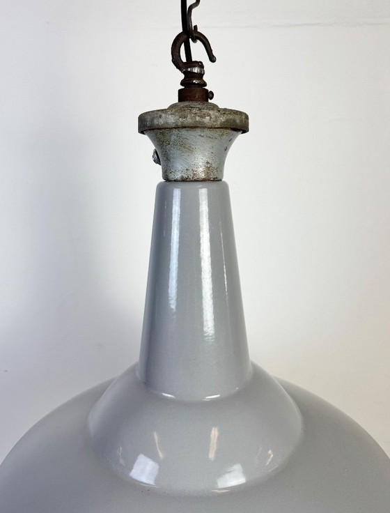 Image 1 of Grande suspension industrielle en émail gris britannique de la marque Benjamin, années 1960
