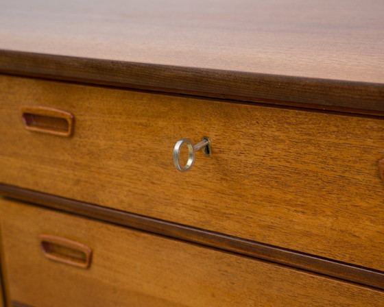 Image 1 of Dressoir van teakhout in Scandinavisch design, fabrikant Bartels
