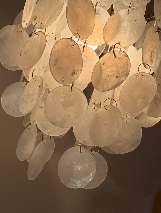 Image 1 of Set di 2 lampade a guscio di capiz in vendita! Struttura in oro