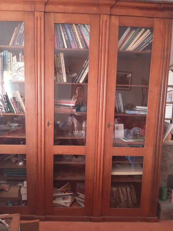 Image 1 of Antique driedeuren boekenkast (begin XIX eeuwe)