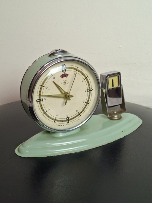 Vintage-Uhr aus den 1950er Jahren mit ewigem Kalender