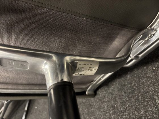 Image 1 of Vitra Eames EA112 Soft Pad