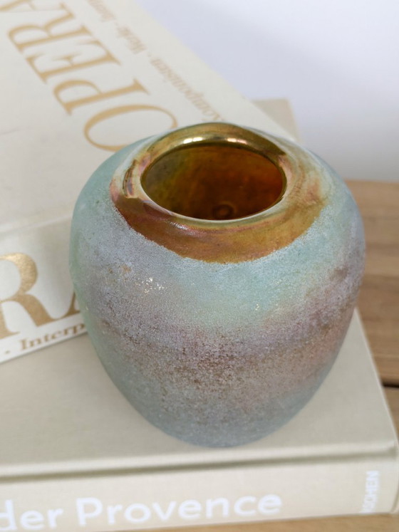 Heavy Mouth-Blown Art Glass Vase, Carnival-Style Gold Iridescence, Matte Sandblasted Finish – Vintage (photo 17 of 17)