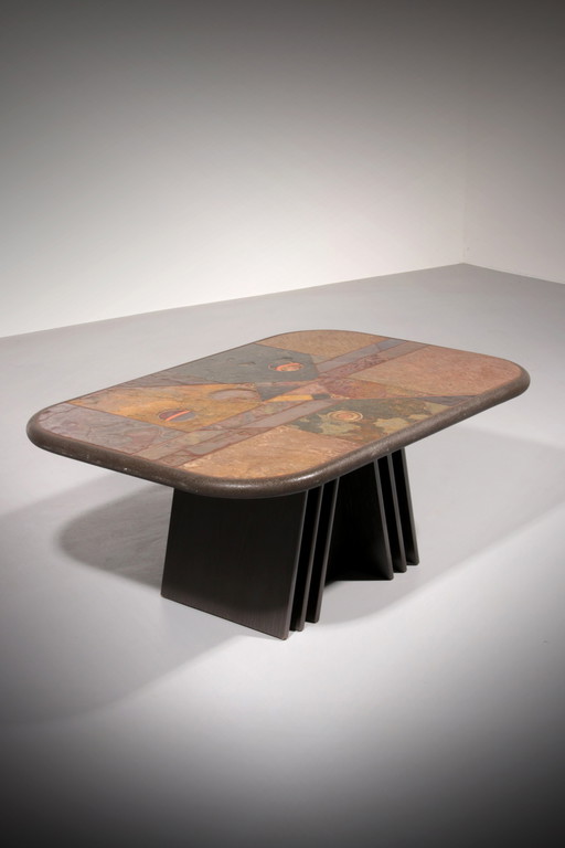 Table basse brutaliste en pierre dans le style de Paul Kingma - Détails en laiton et pierre naturelle