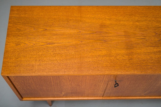 Image 1 of Mid-Century Duits teakhouten dressoir, jaren 60