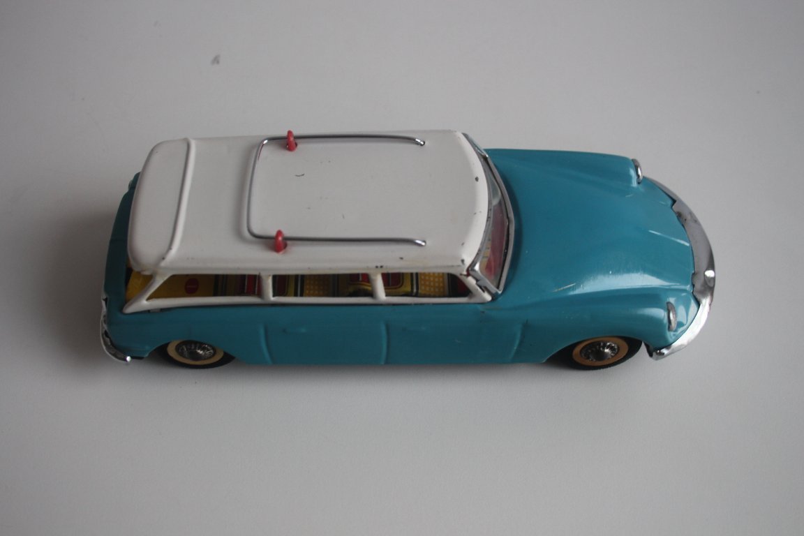 Vintage tin model car, Citroën DS station | Decorative Objects