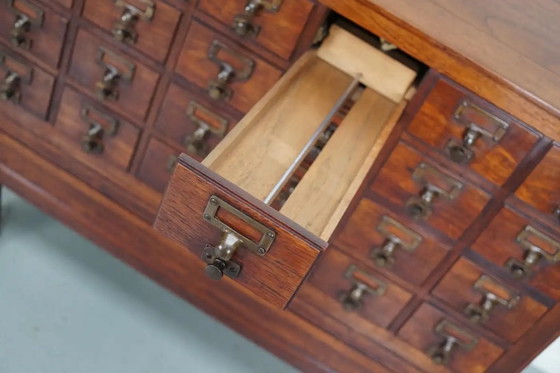 Image 1 of Antiguo armario de farmacia/archivador holandés de madera noble, década de 1920