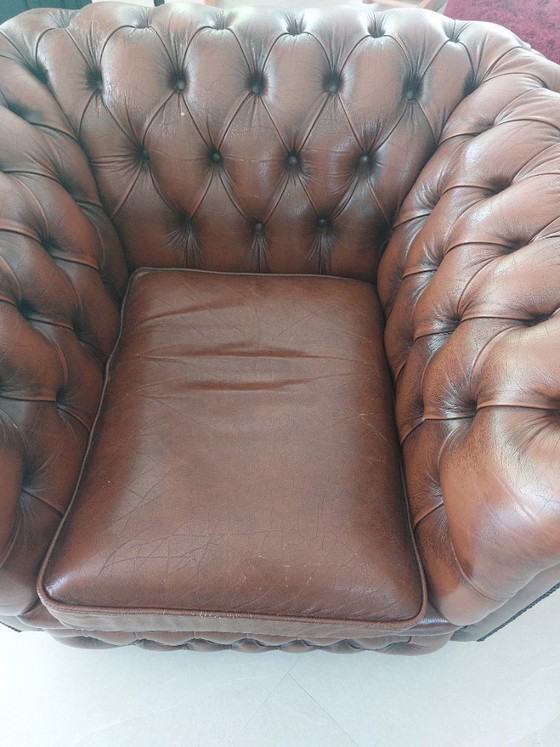 Image 1 of Set Chesterfield vintage in pelle marrone. Divano e 2 poltrone.