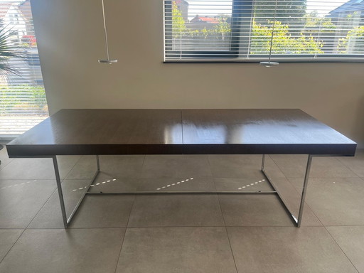 B&B Italia Athos extendable dining table