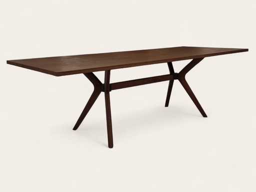Kajse Dining Table