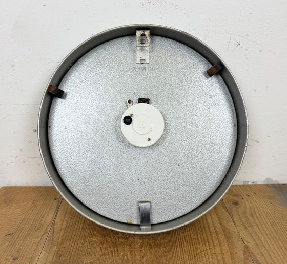 Image 1 of Grijze Duitse industriële elektrische stationswandklok van AEG, jaren 60