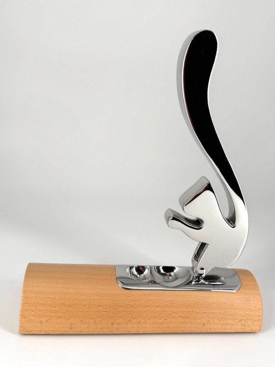 Alessi Scoiattolo Nutcracker – Andrea Branzi, 2010 | Italian Design – Decorative Objects, Metal, Wood (photo 8 of 14)