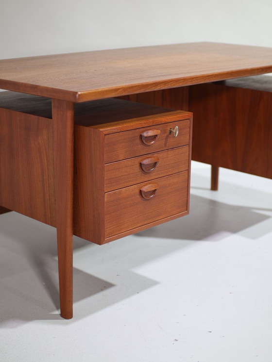 Image 1 of Bureau Kai Kristiansen FM60 in teak vintage design Deens