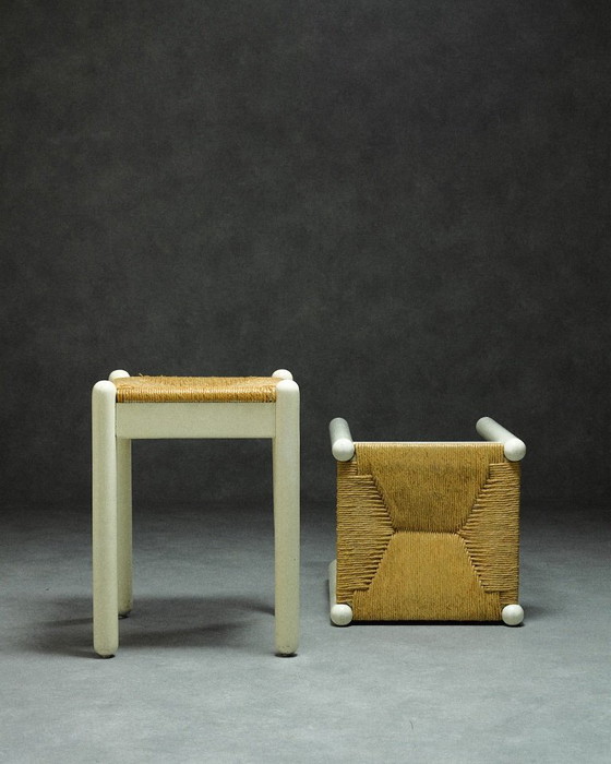Image 1 of Coppia di sgabelli laccati bianchi e in corda