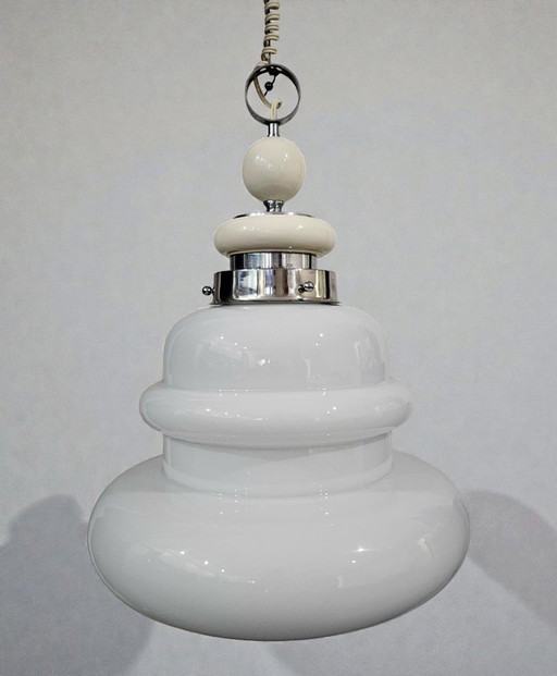 Grande lampada a sospensione "Gradoni" in stile spaziale – Vetro bianco pesante – Italia anni '70