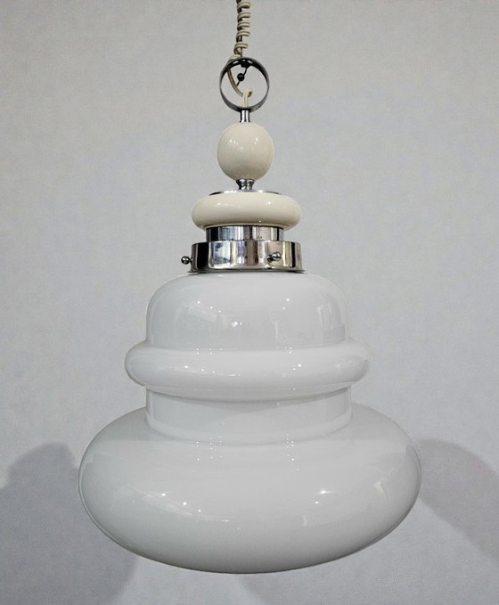 Image 1 of Grande lampada a sospensione "Gradoni" in stile spaziale – Vetro bianco pesante – Italia anni '70