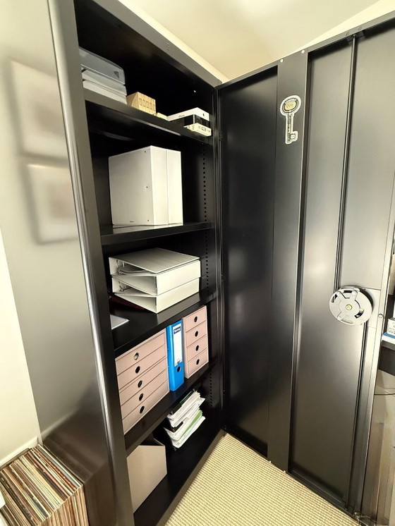Image 1 of Cabinet studio Job lensvelt