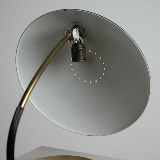 Lampe de table Christian Dell Modèle 6787 „Kaiser Idell“ pour Kaiser Leuchten, Allemagne, c. 1951 – Brass (photo 12 of 17)