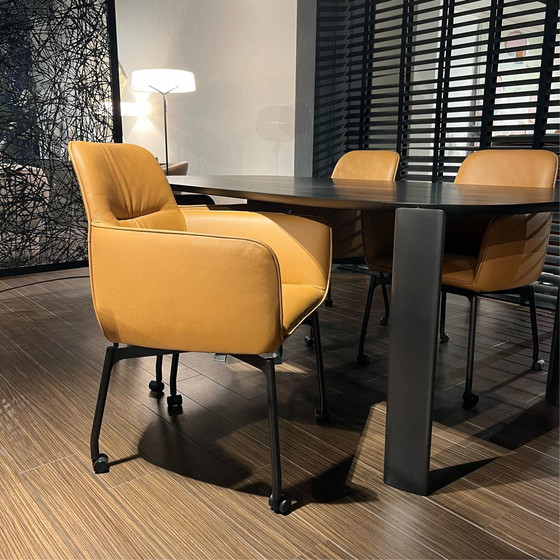 Image 1 of Leolux Tico eettafel - 200x100 met Gyon eetkamerstoel (set van 4)