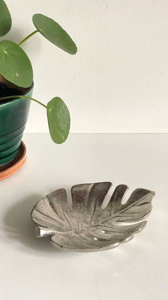 Image 1 of Metal Leaf-Shaped Trinket Tray
